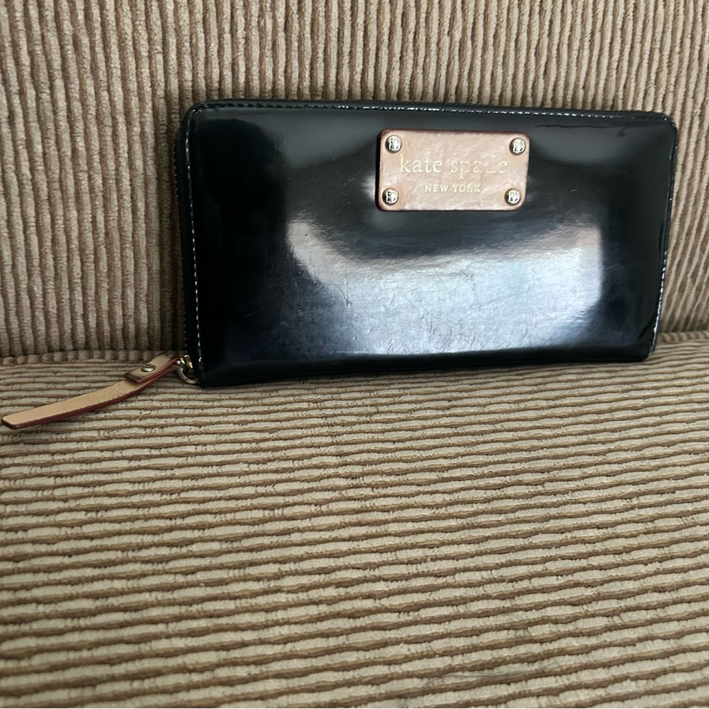 Vintage Kate Spade Neda Wallet Black Patent Leather Rare Classified Ad Interior